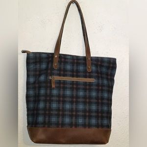 Farmhouse is my style laptop tote bag